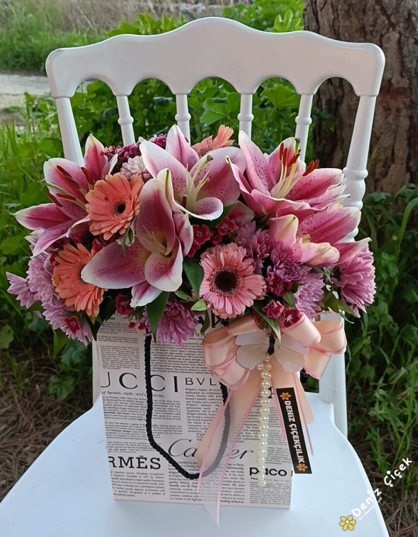 Premium Çantada Mevsim Aranjmanı